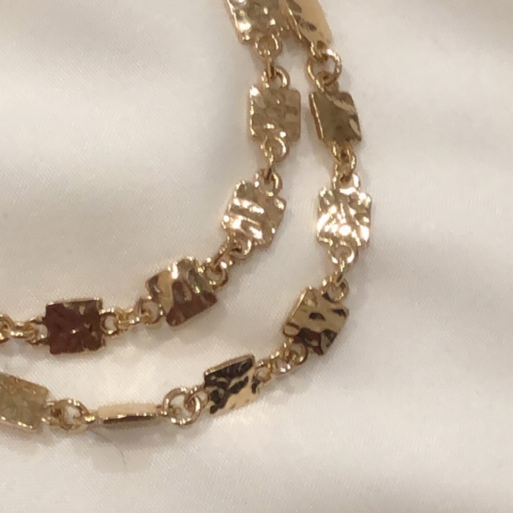 Gold choker